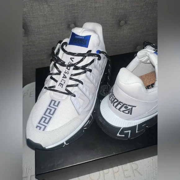 Versace - Picture 1 of 2